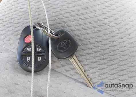 2013 Toyota Sienna Le V6 8 Passenger from USA, damaged, VIN 5TDKK3DC4DS393304